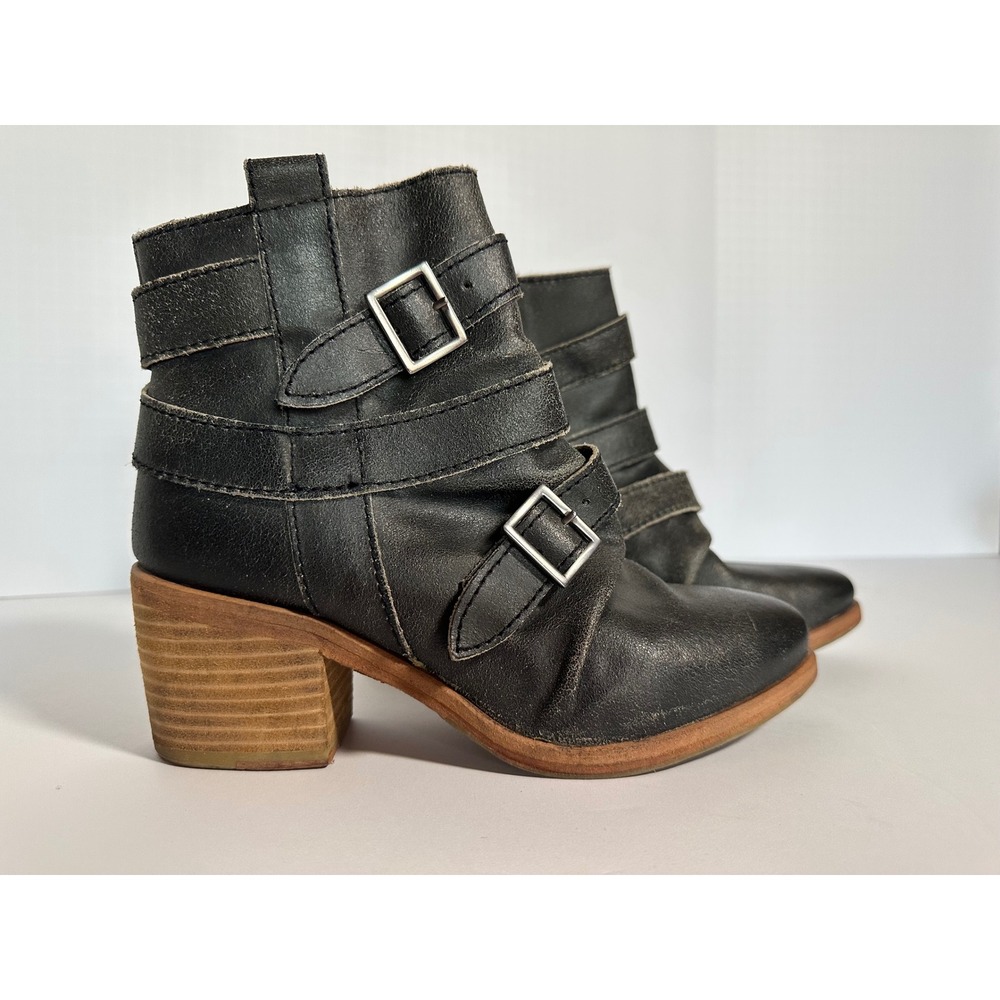 KDB by Kailee Deane Black Leather Moto Ankle Boots Strappy Buckle Heel 7.5